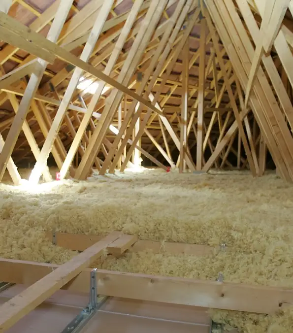 Charpente en fermettes bois et isolation des combles